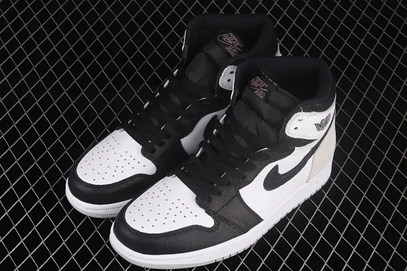 All categories Air Jordan Jordan series basketball shoes Air Jordan 1 High L version Air Jordan 1 High OG "Stage Haze" AJ1 Joe 1 black and gray toe 555088-108